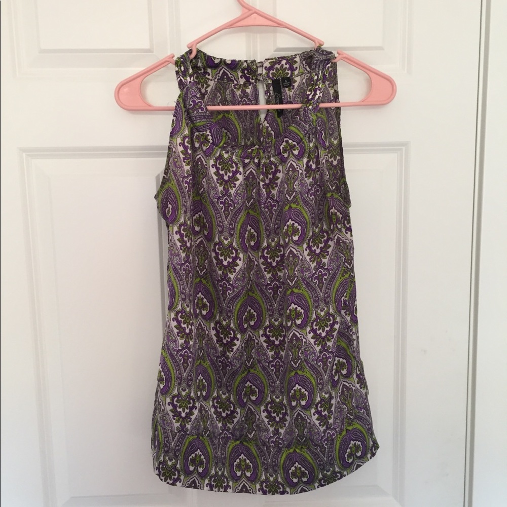 Essentials by Milano sleeveless top